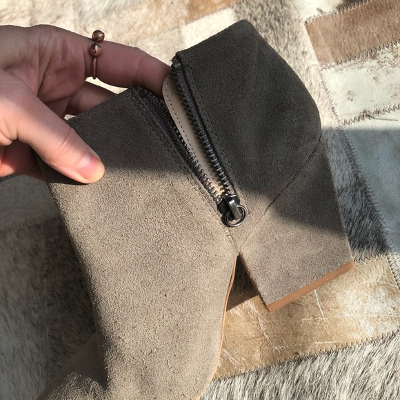 Real suede Zara booties🤍 - Picture 5 of 10